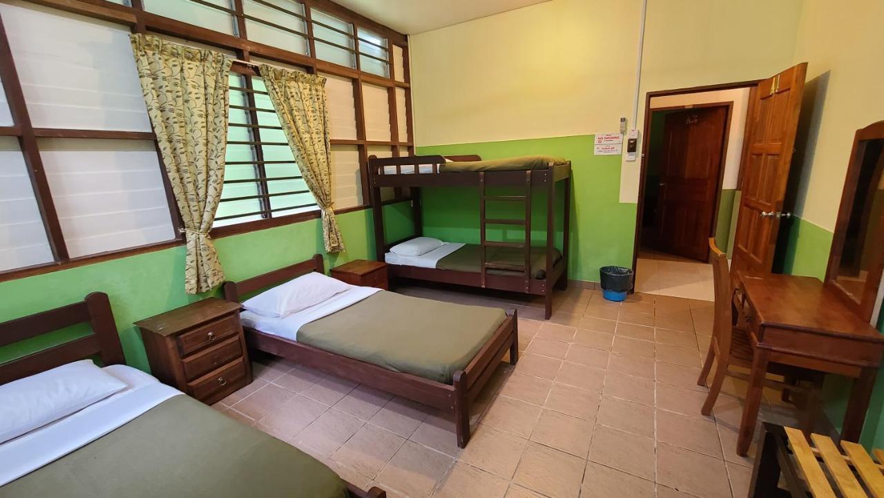 Sepilok B&B Bagian luar foto